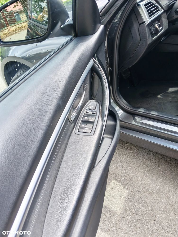 BMW Seria 3 320d Sport Line - 7