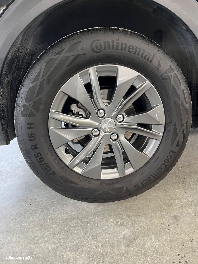 Peugeot e-2008 Style - 10