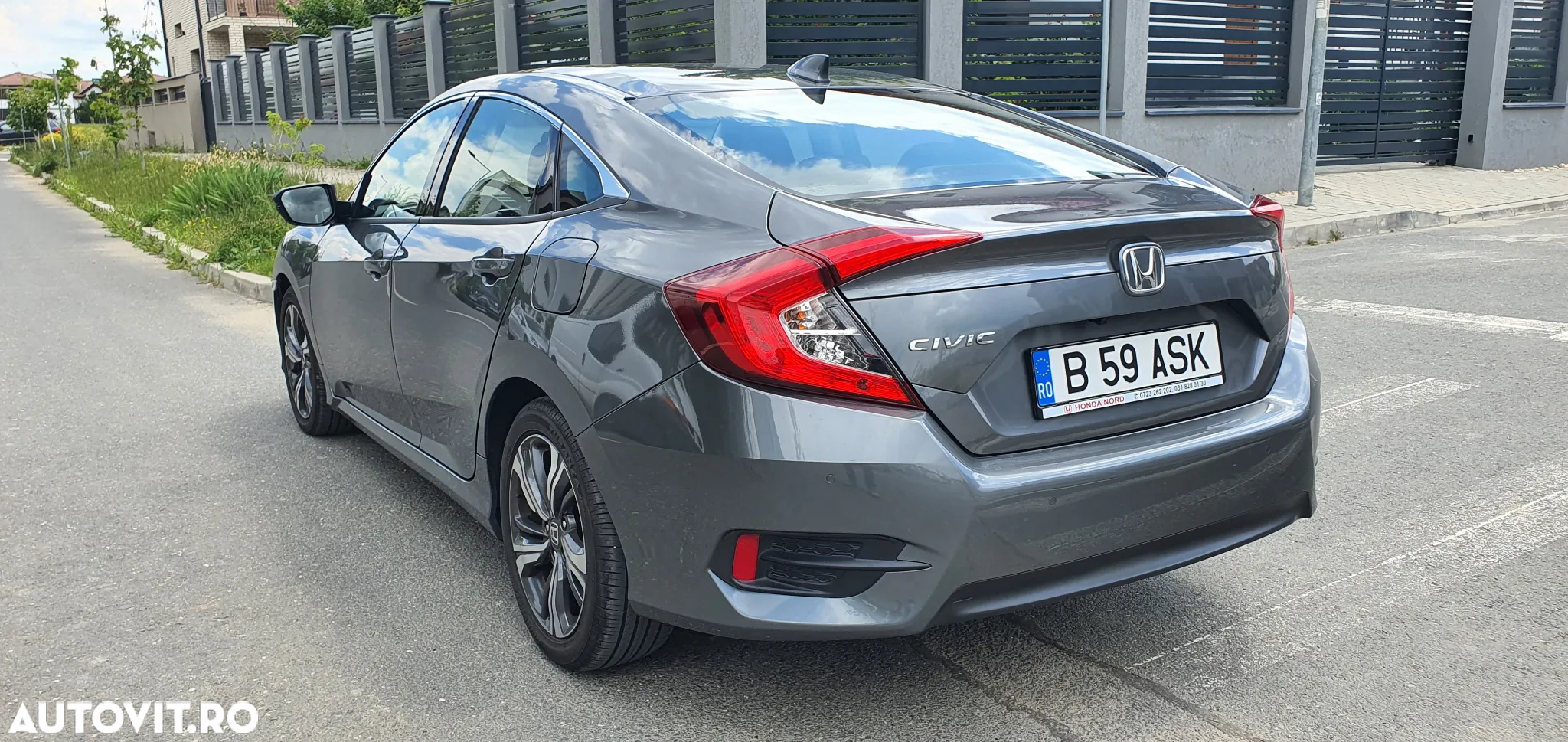 Honda Civic Sedan 1.5 VTEC Turbo Elegance Navi - 3