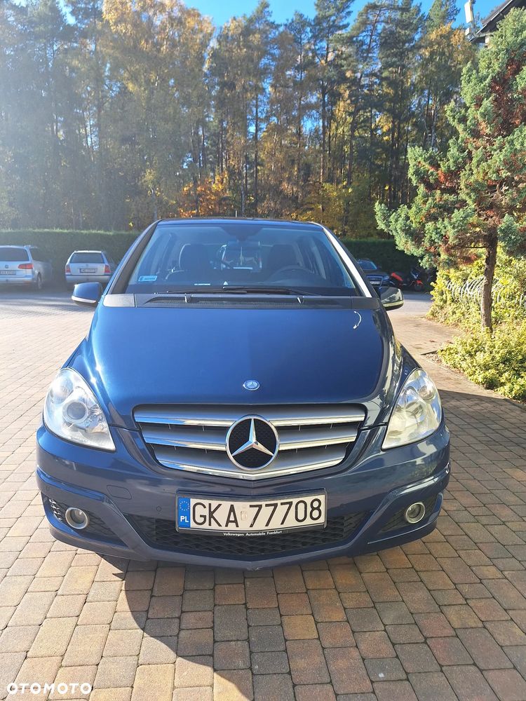 Mercedes-Benz B-Class 2010 photo 2