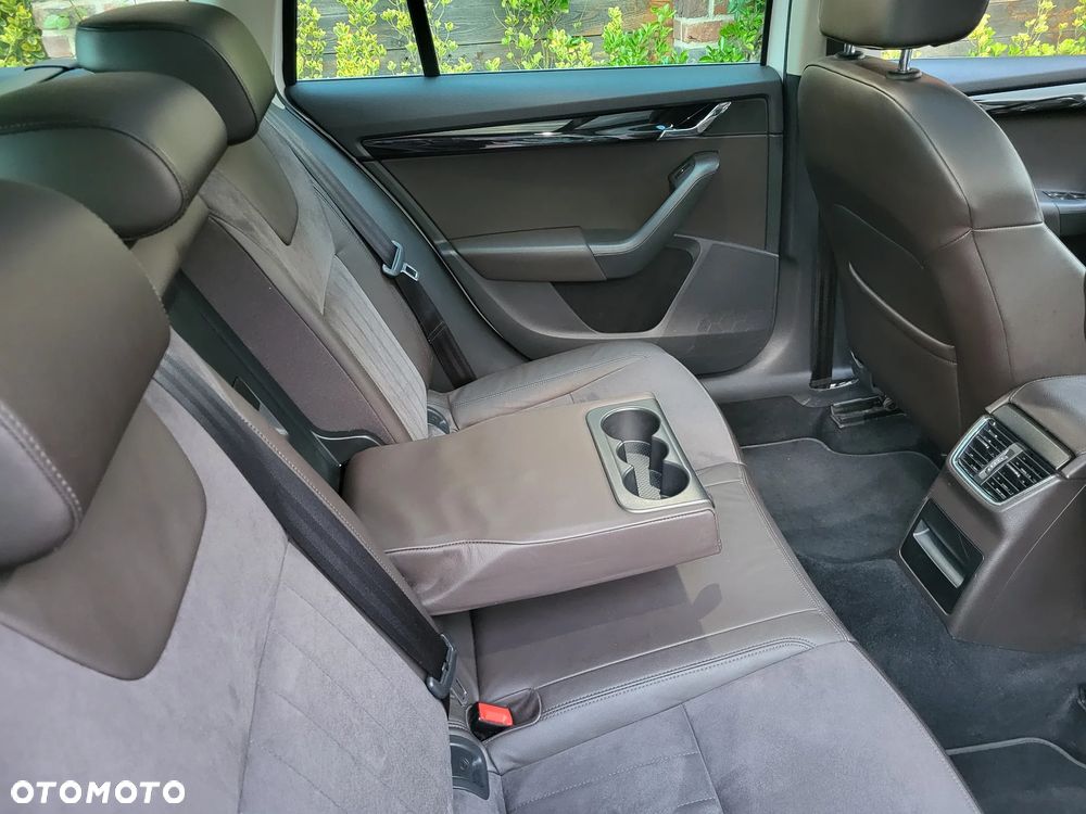 Skoda Octavia 2.0 TDI 4x4 L&K - 23