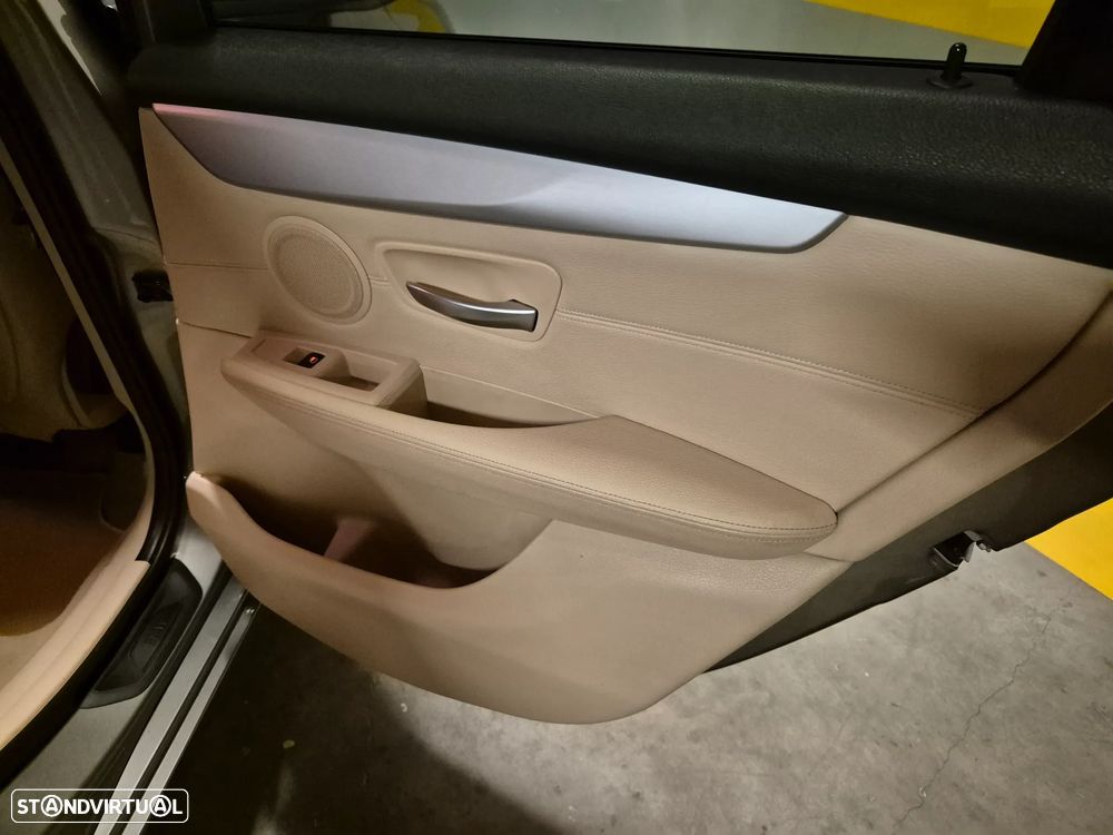 BMW 216 Active Tourer d Line Luxury Auto - 44