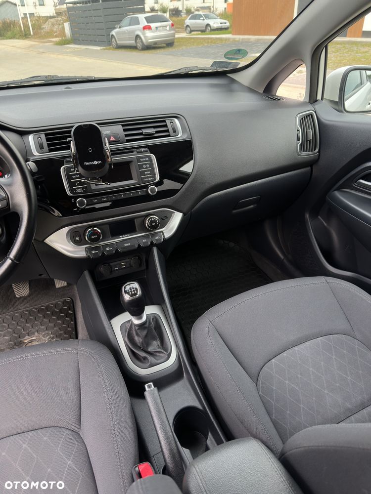 Kia Rio - 9
