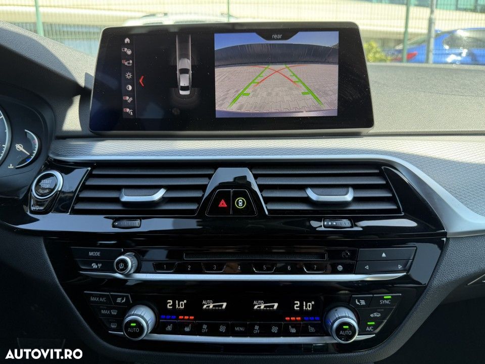 BMW Seria 5 520d xDrive AT - 17