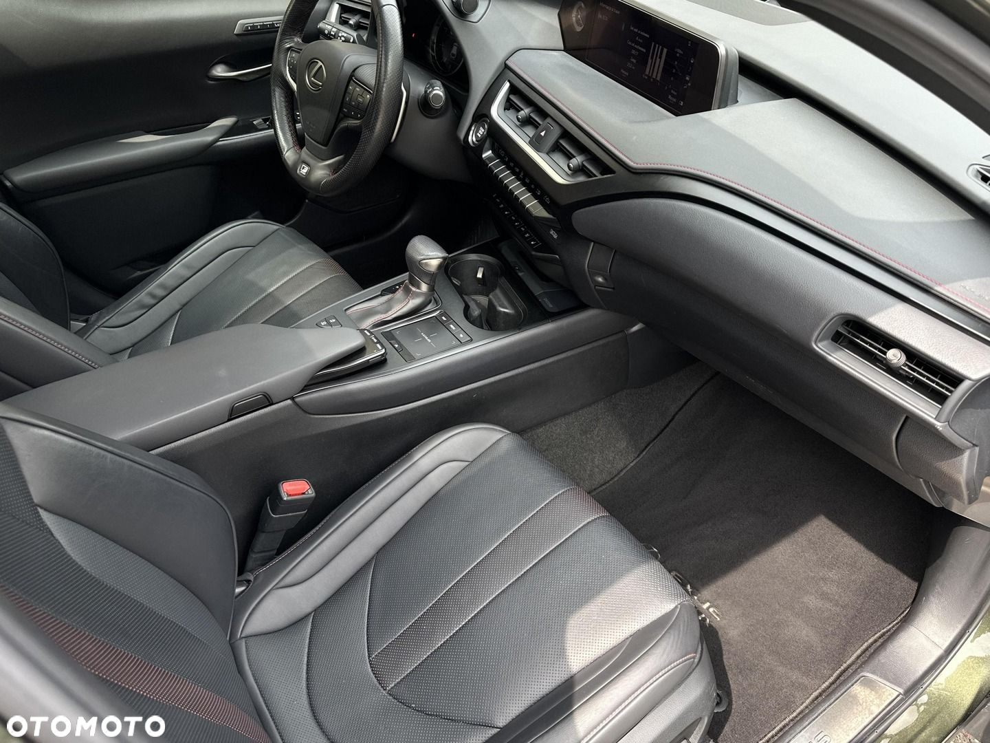 Lexus UX 200 F Sport 2WD - 12