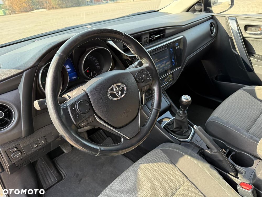 Toyota Auris 1.6 Selection - 9