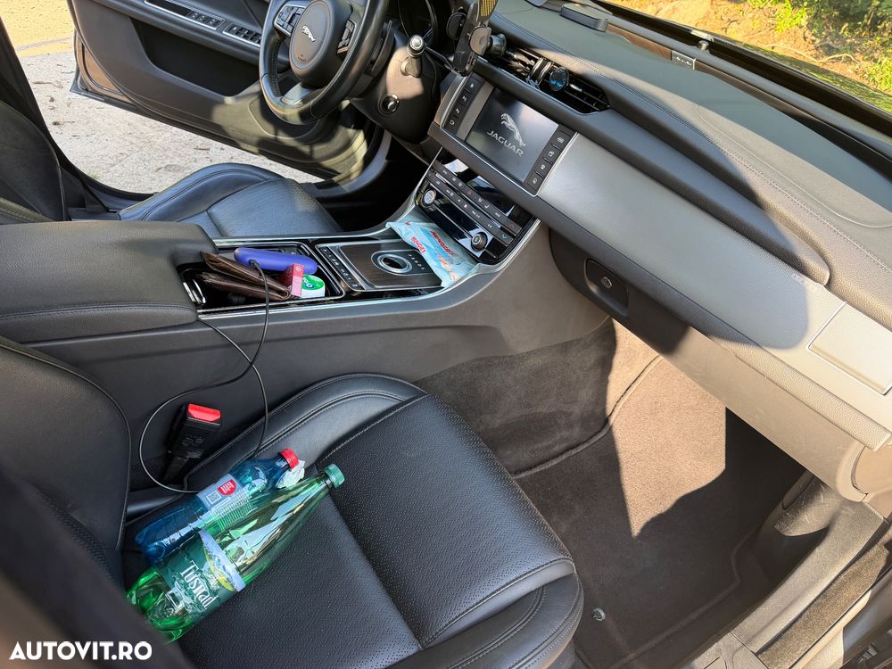 Jaguar XF 20d Aut. Prestige - 12