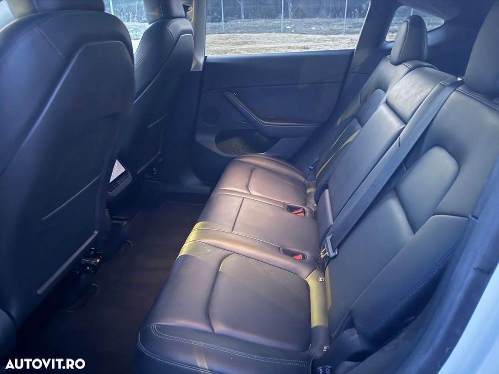 Tesla Model Y RWD - 8