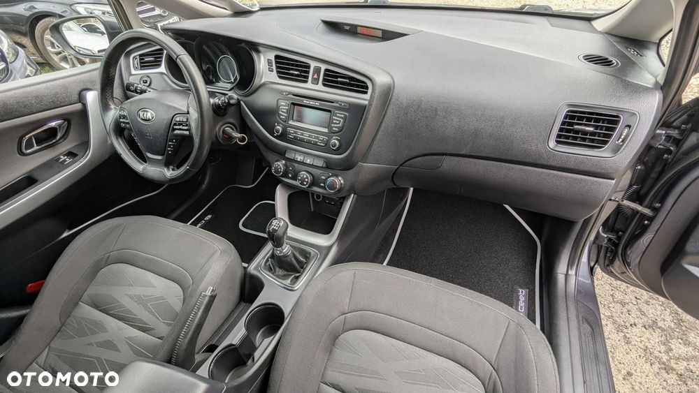 Kia Ceed 1.4 CVVT Attract - 20