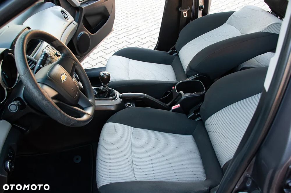 Chevrolet Cruze 1.6 - 27