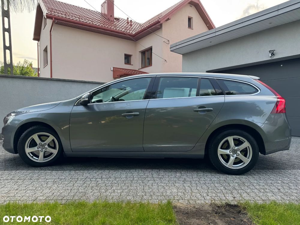 Volvo V60 D4 Drive-E Momentum - 23