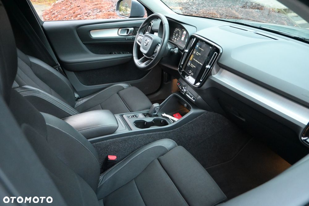 Volvo XC 40 D3 Momentum Pro - 25