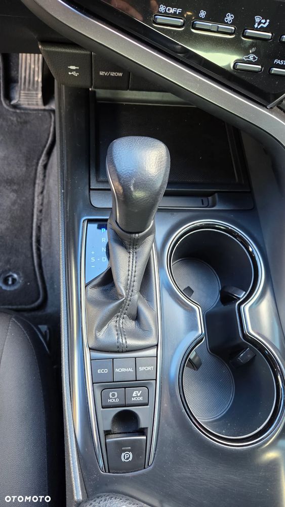 Toyota Camry 2.5 Hybrid Executive CVT - 15