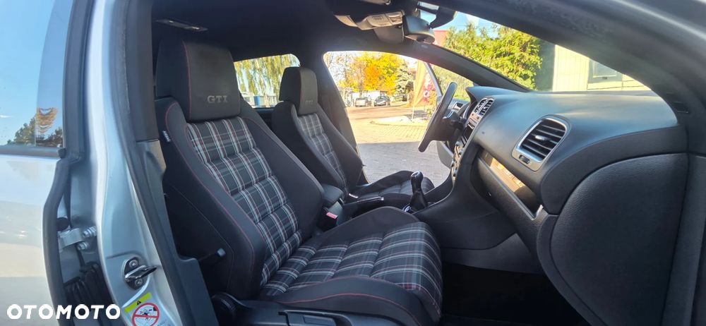Volkswagen Golf 2.0 GTI - 37