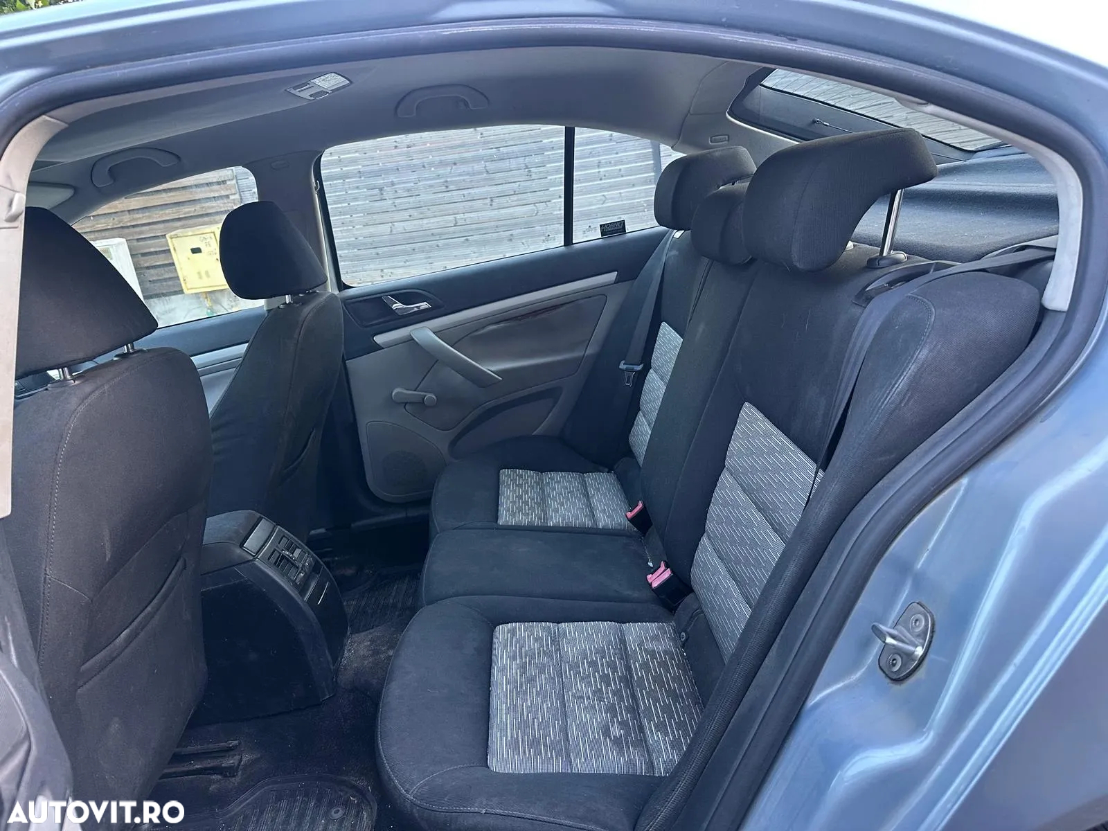 Skoda Octavia Combi 1.6 MPI Ambiente - 10