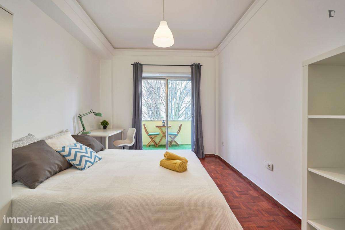 Quarto - localizado em Marquês de Pombal Lisbon - Grande imagem: 2/51