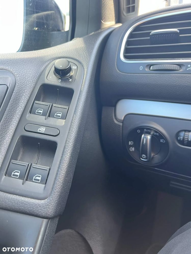 Volkswagen Golf 2.0 TDI DPF Team - 17