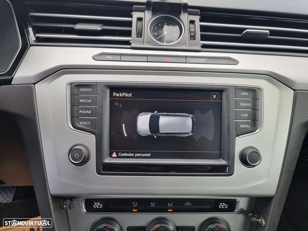 VW Passat Variant 2.0 TDi Confortline - 12