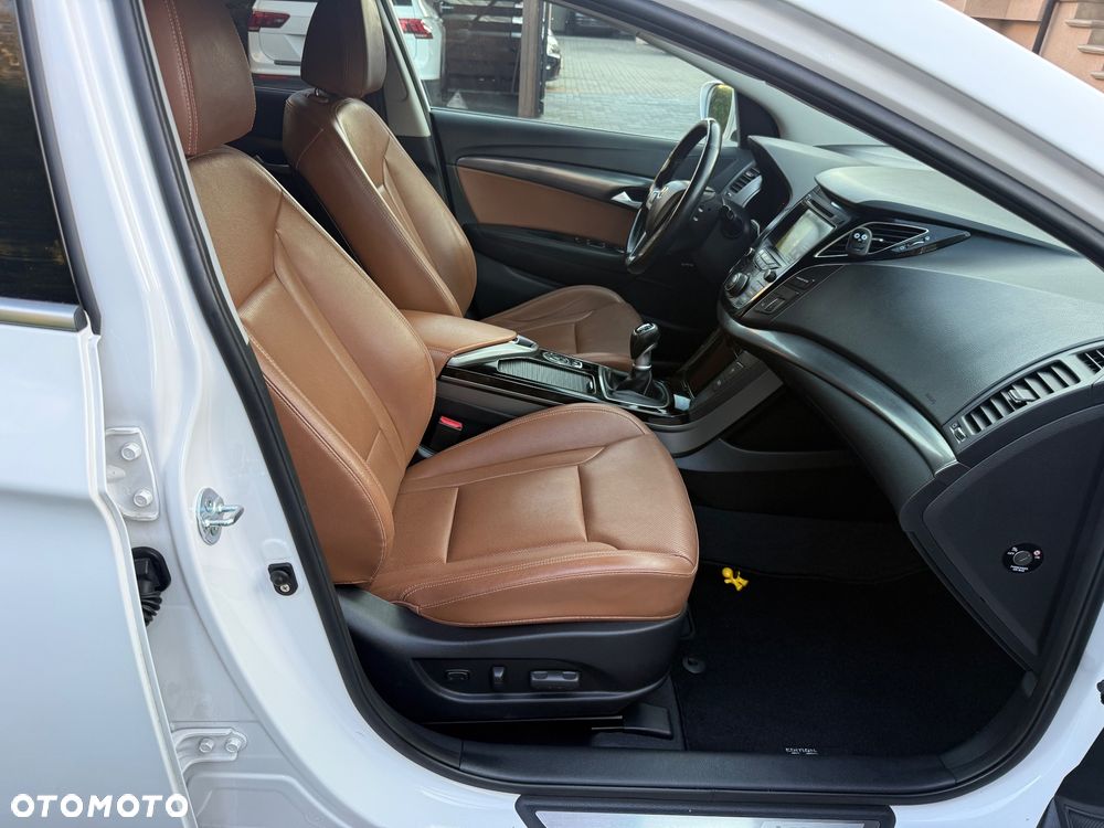 Hyundai i40 Kombi 1.7 CRDi Premium - 6