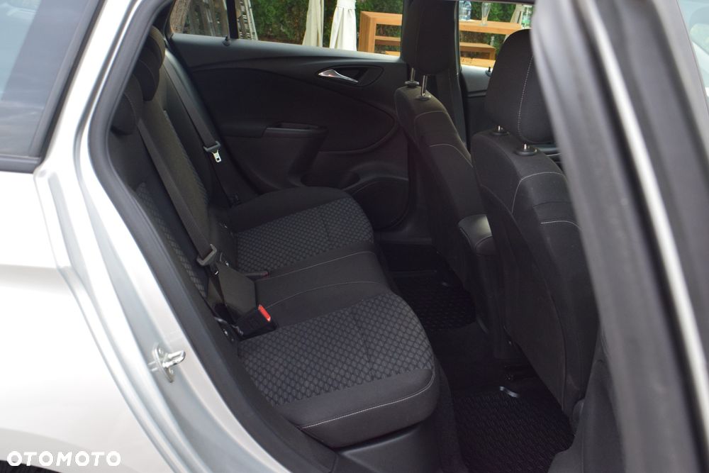 Opel Astra 1.6 CDTI Enjoy S&S - 23