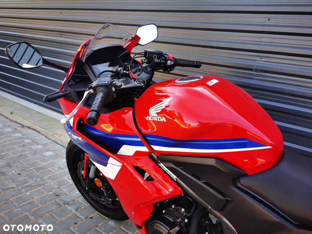 Honda CBR - 9