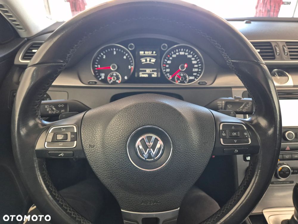 Volkswagen Passat Variant 2.0 TDI DSG BlueMotion Technology Highline - 19