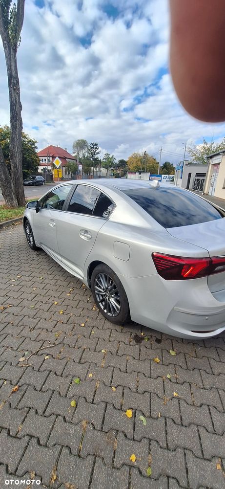 Toyota Avensis - 17