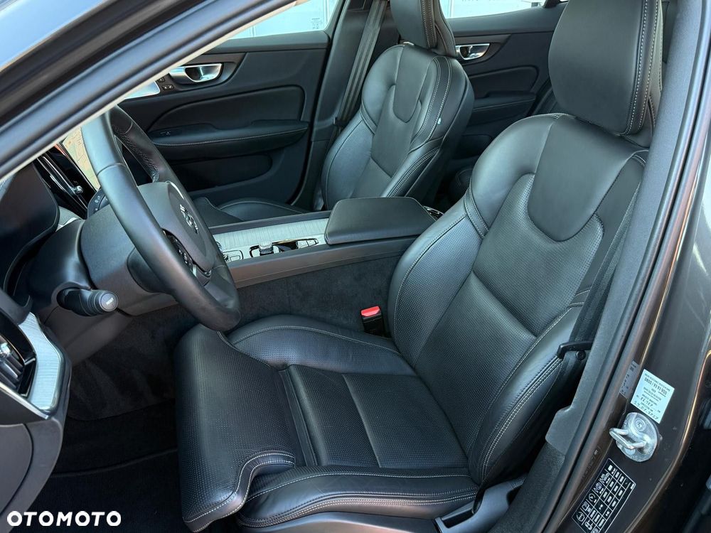 Volvo S60 B5 B AWD Ultimate Dark - 31