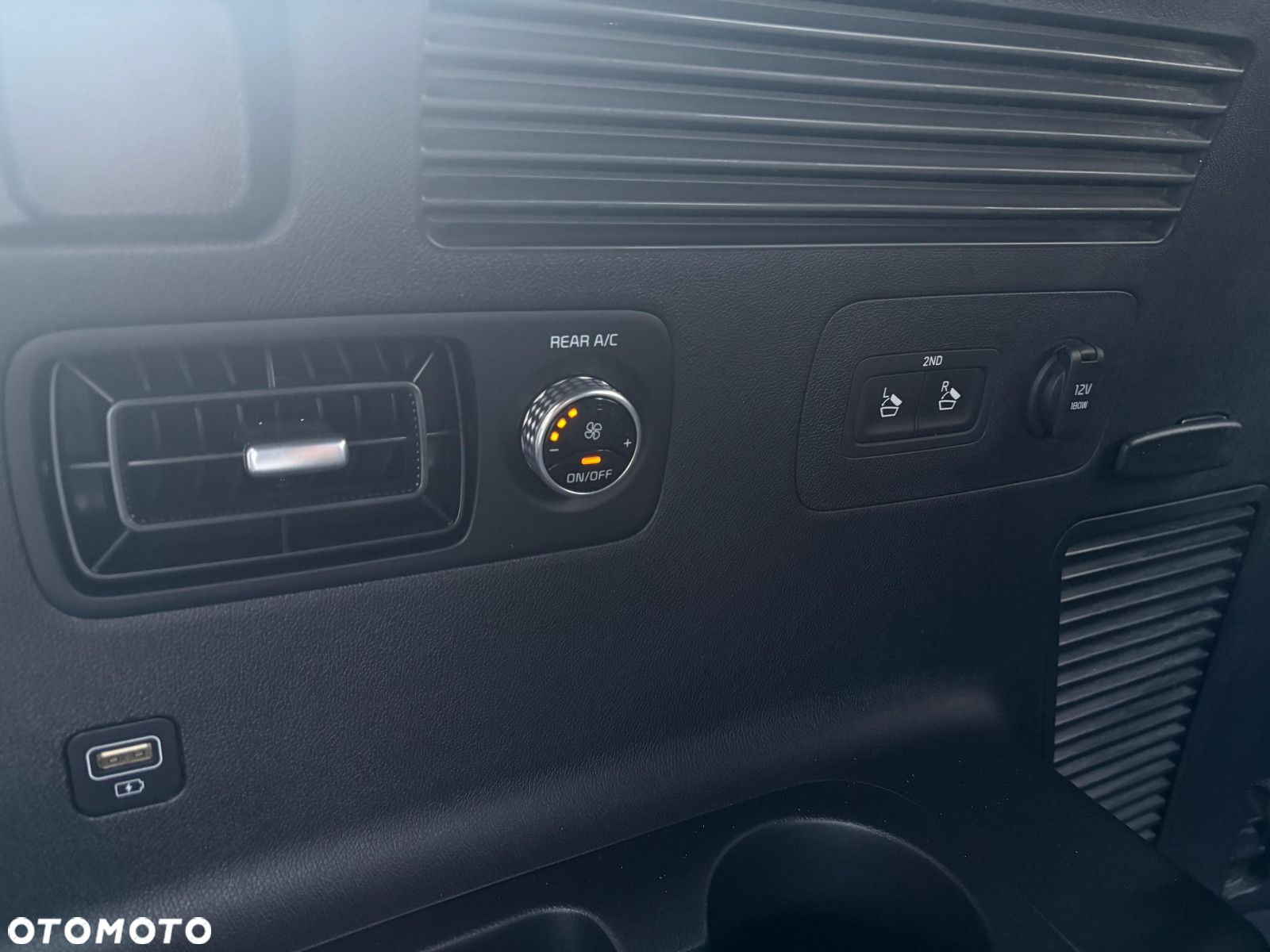Kia Sorento - 12