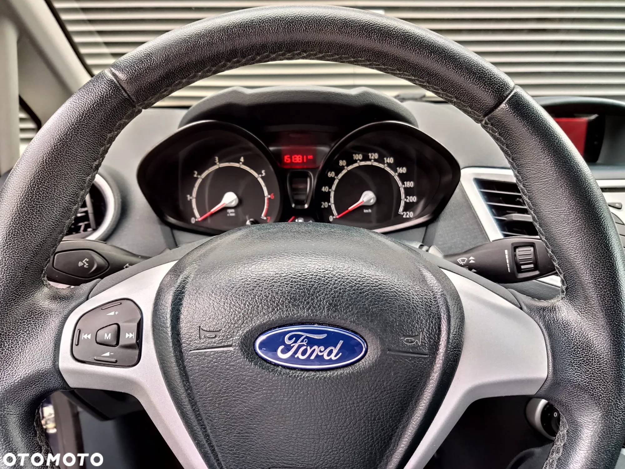 Ford Fiesta 1.25 Champions Edition - 16