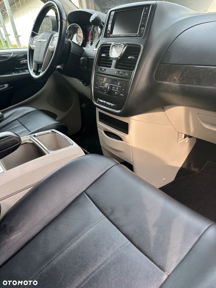 Chrysler Town & Country 3.6 Touring - 9