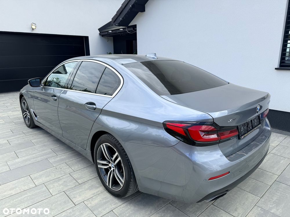 BMW Seria 5 530i xDrive Sport Line - 4