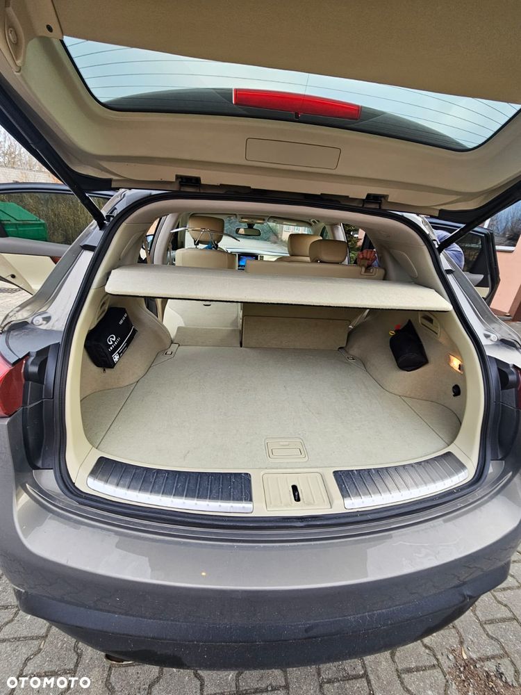 Infiniti QX70 3.7 S - 27