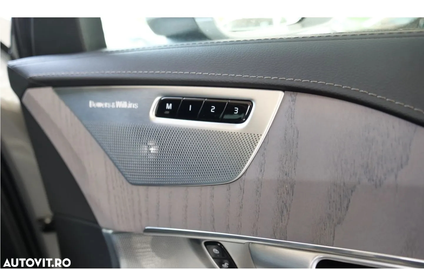 Volvo XC 90 T8 AWD Plug-in Hybrid Ultra Bright - 10