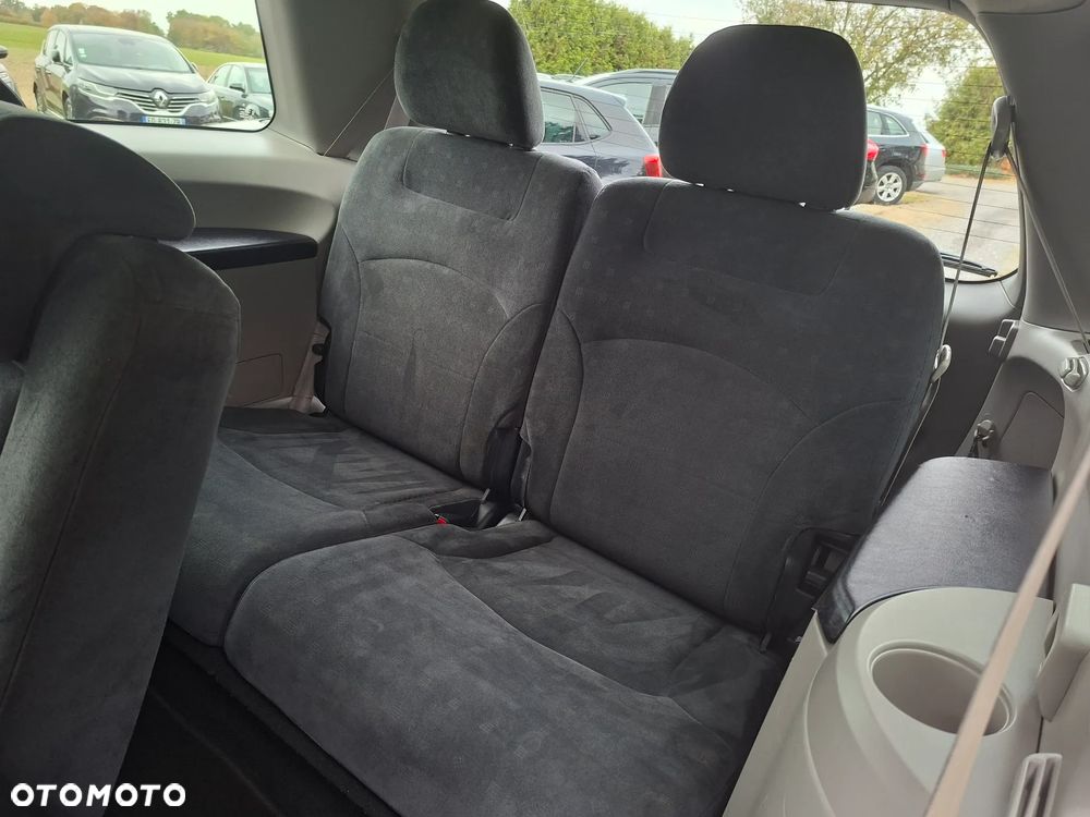 Mitsubishi Grandis 2.4 Intense - 9