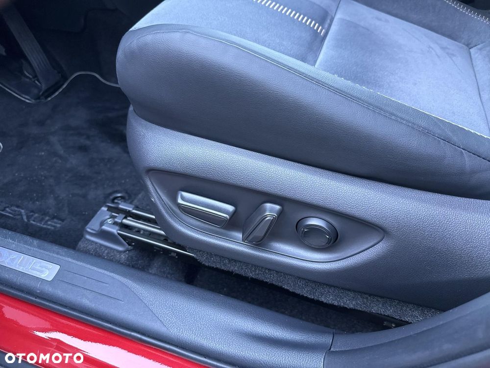 Lexus LBX 1.5 Hybrid Cool - 18