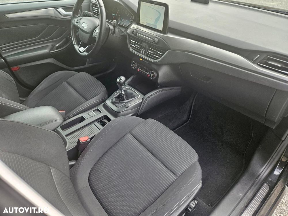 Ford Focus - 8