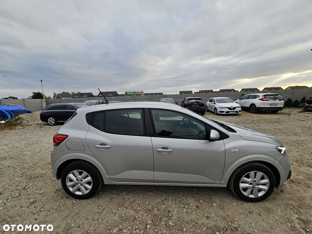 Dacia Sandero - 8
