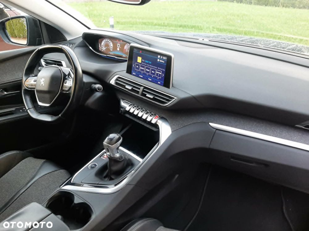 Peugeot 3008 PureTech 130 Stop & Start GPF Allure - 14