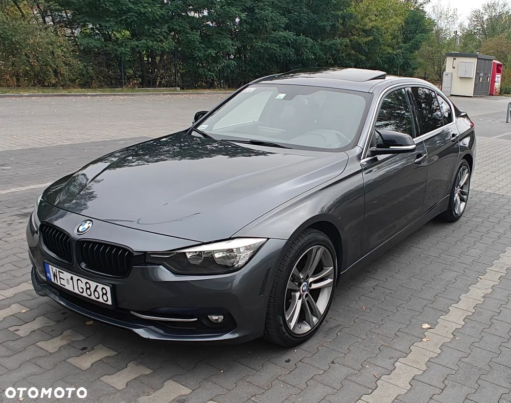 BMW Seria 3 330i - 12