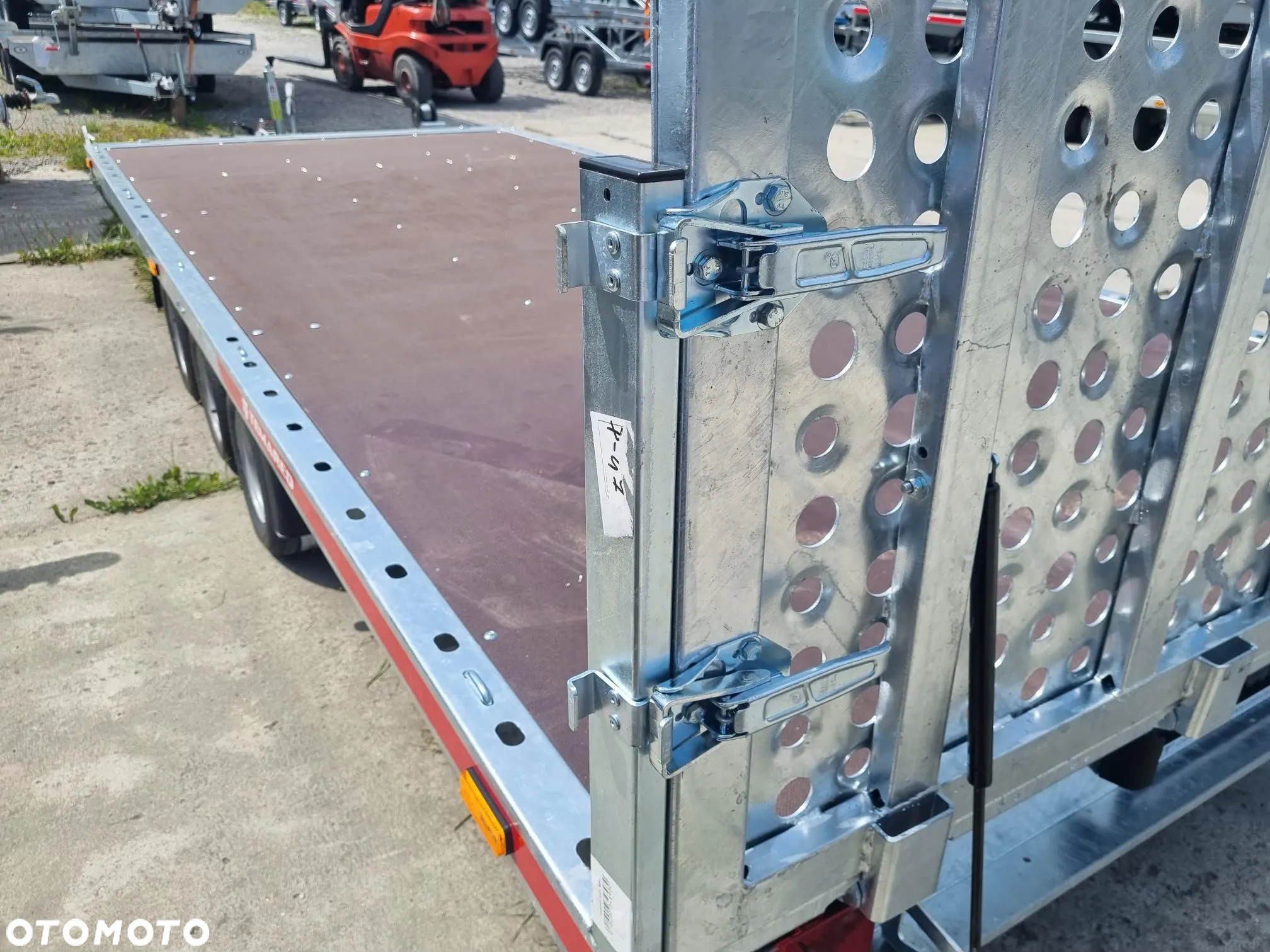 TEMARED UNIVERSAL 5121/3 3.5T R10C SKLEJKA - 5