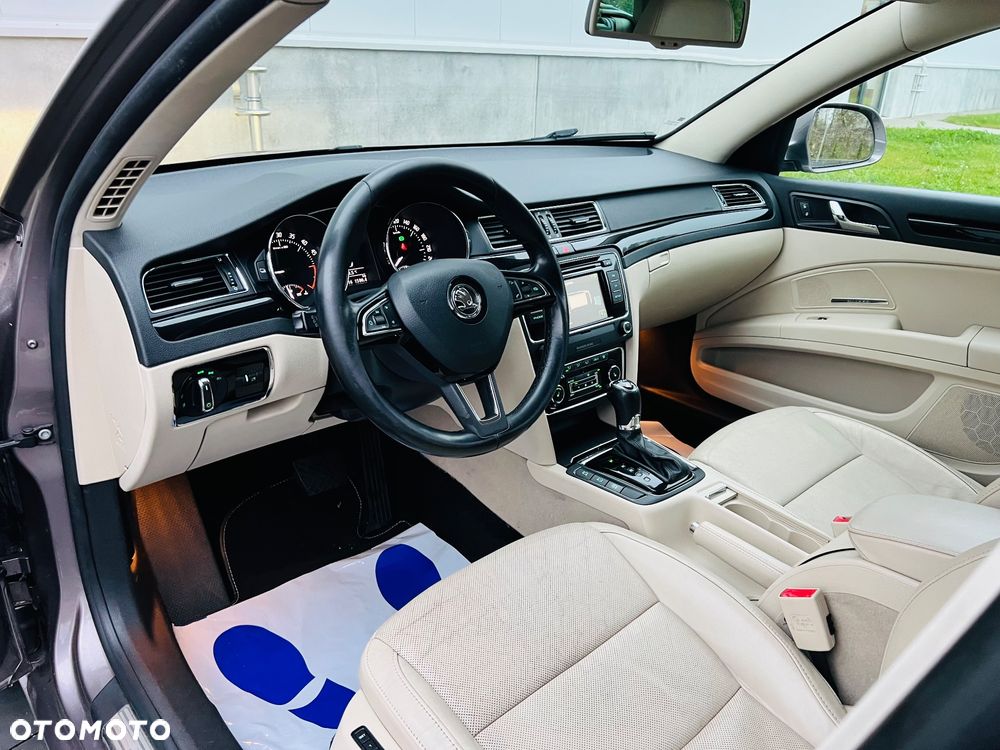 Skoda Superb 2.0 TDI 4x4 Elegance DSG - 24