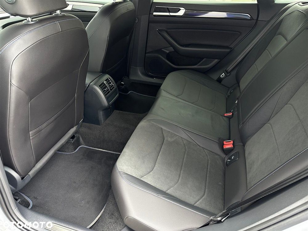 Volkswagen Arteon 2.0 TSI 4Motion R DSG - 11