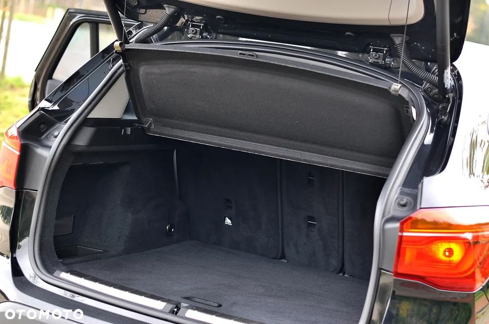 BMW X1 sDrive18d Business Edition - 14