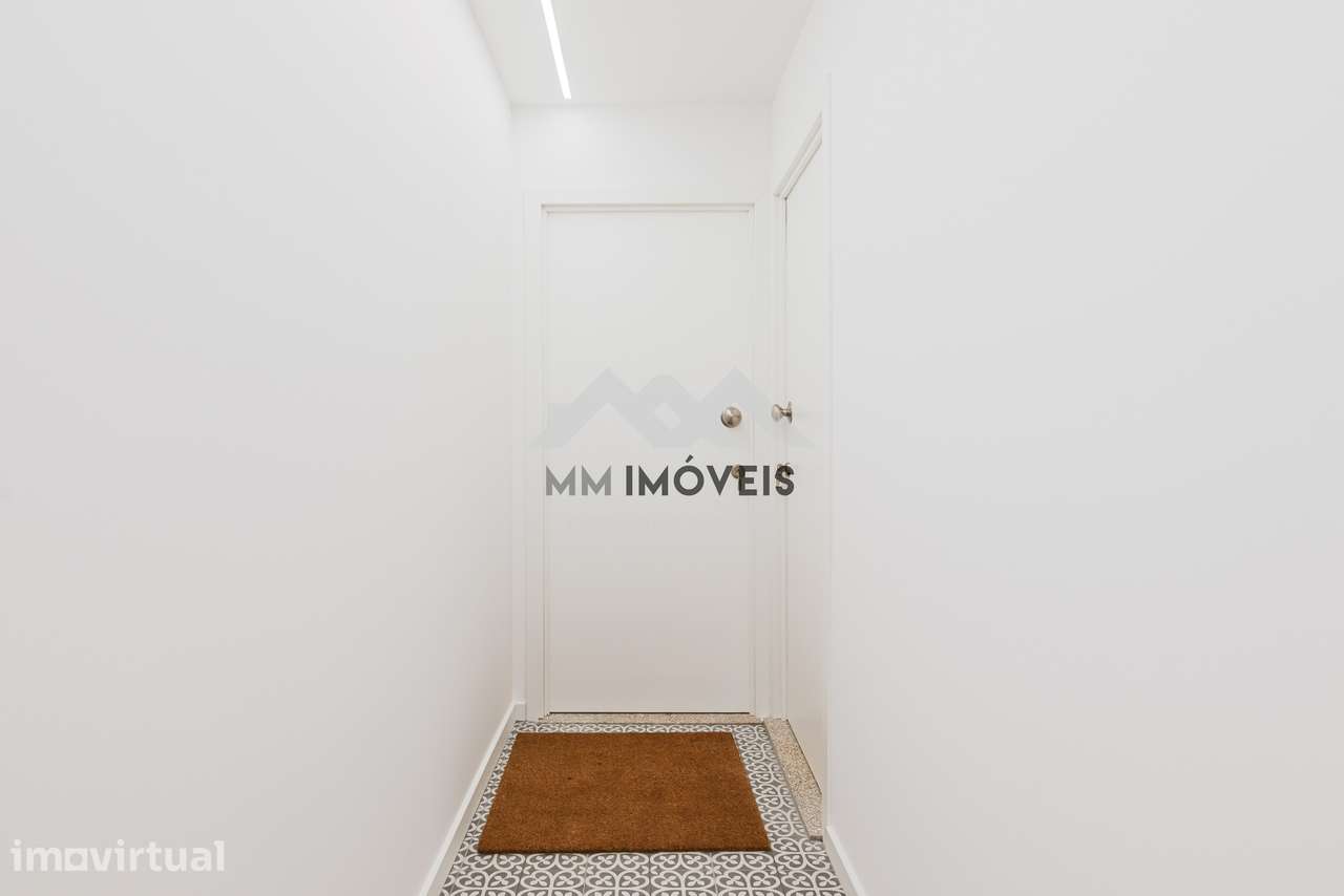 Apartamento T2 Duplex | Renovado | Hospital Santa Maria | Porto - Grande imagem: 3/23