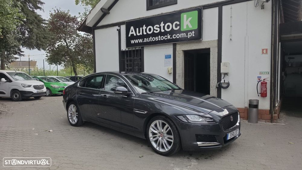 Jaguar XF 2.0 D Portfolio Aut. - 3