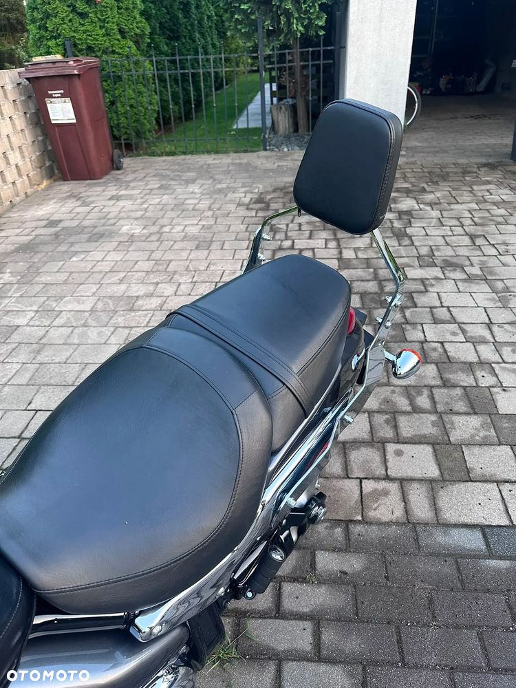 Suzuki Boulevard - 18