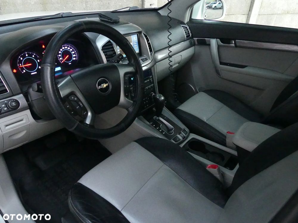 Chevrolet Captiva 2.2 d LTZ - 2
