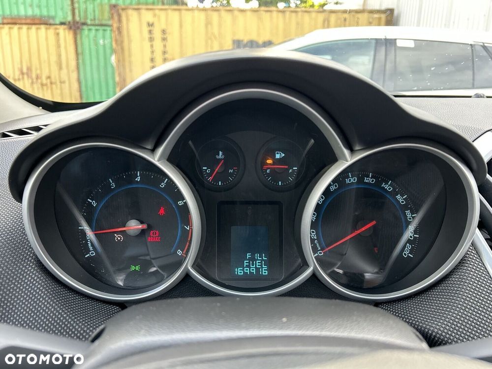 Chevrolet Cruze 1.6 LS - 12