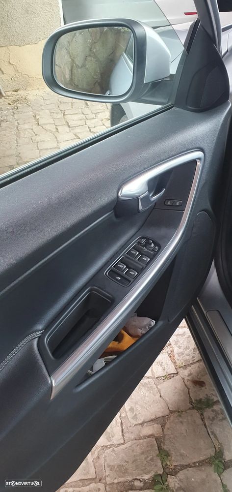 Volvo S60 2.0 D4 R-Design Momentum Geartronic - 2